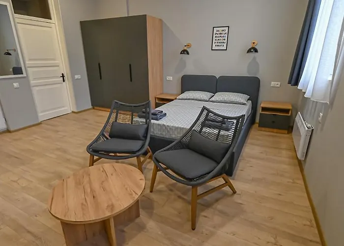 Big Studio Apt.On Liberty Square